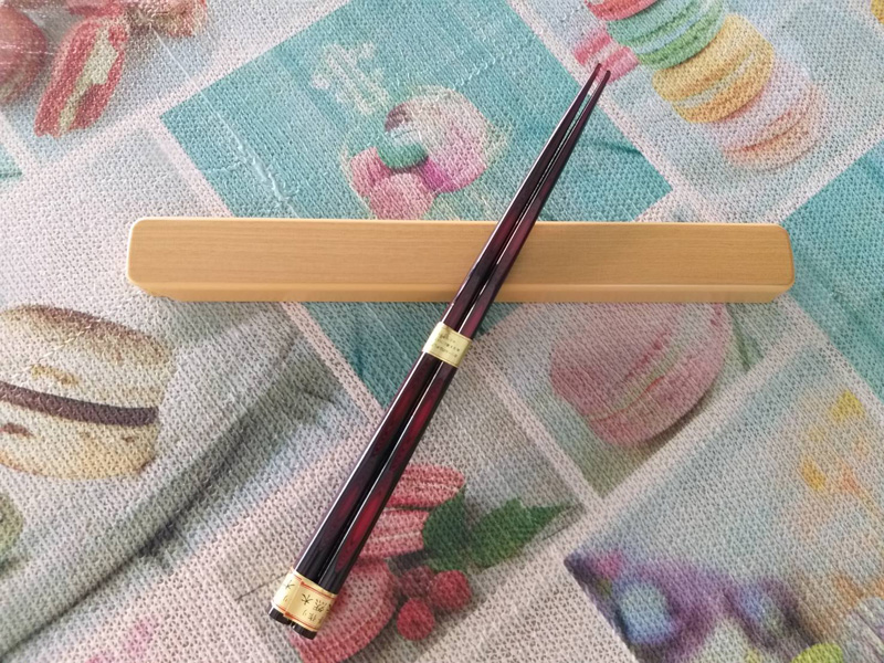 ตะเกียบพกพา พร้อมกล่องลายไม้สวยงาม