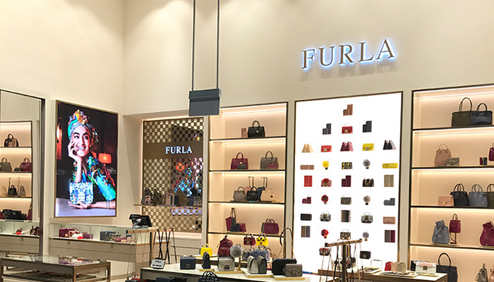ผ้าพันคอไหมพรม FURLA นุ่มมาก (ของใหม่)