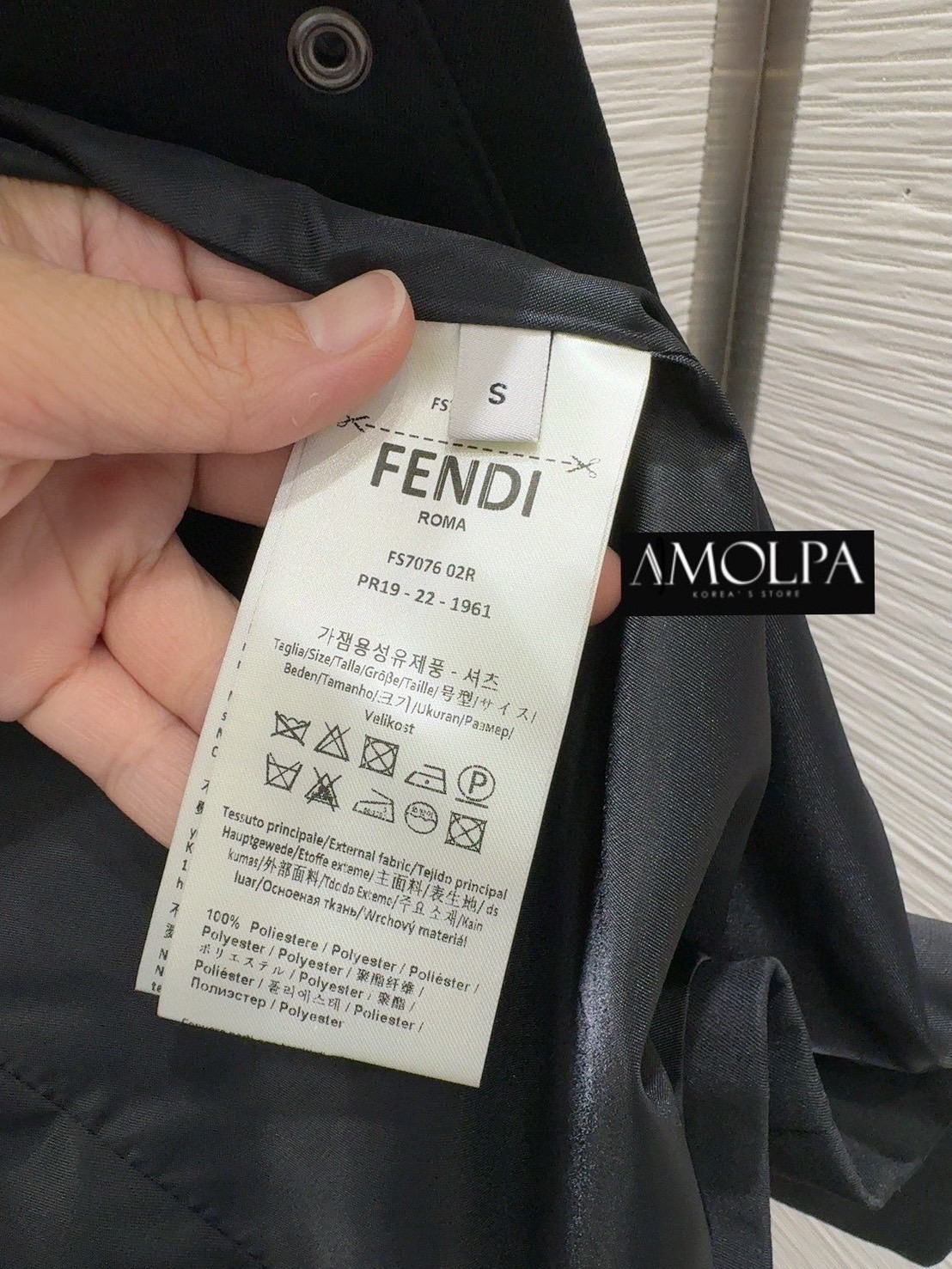 โค้ชตัวยาวจากแบรนด์ FENDI งานHIEND สุดๆ ห้ามพลาด งานดีสุดๆ ค่ะ ใส่แล้วสวย หรู ไฮโซ มาก เป๊ะ เก็บเลยค้า ไม่มีผิดหวัง ใส่สบาย : สินค้าคุณภาพ (พร้อมส่ง)