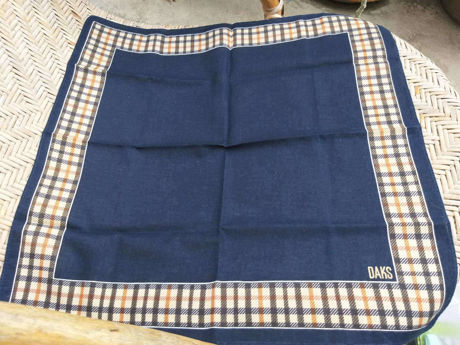 ผ้าเช็ดหน้าชาย แบรนด์เนม DARK