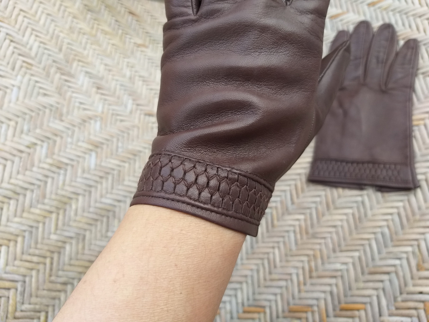 ถุงมือหนังแท้ สีน้ำตาล สาวไซด์ S สวยมาก