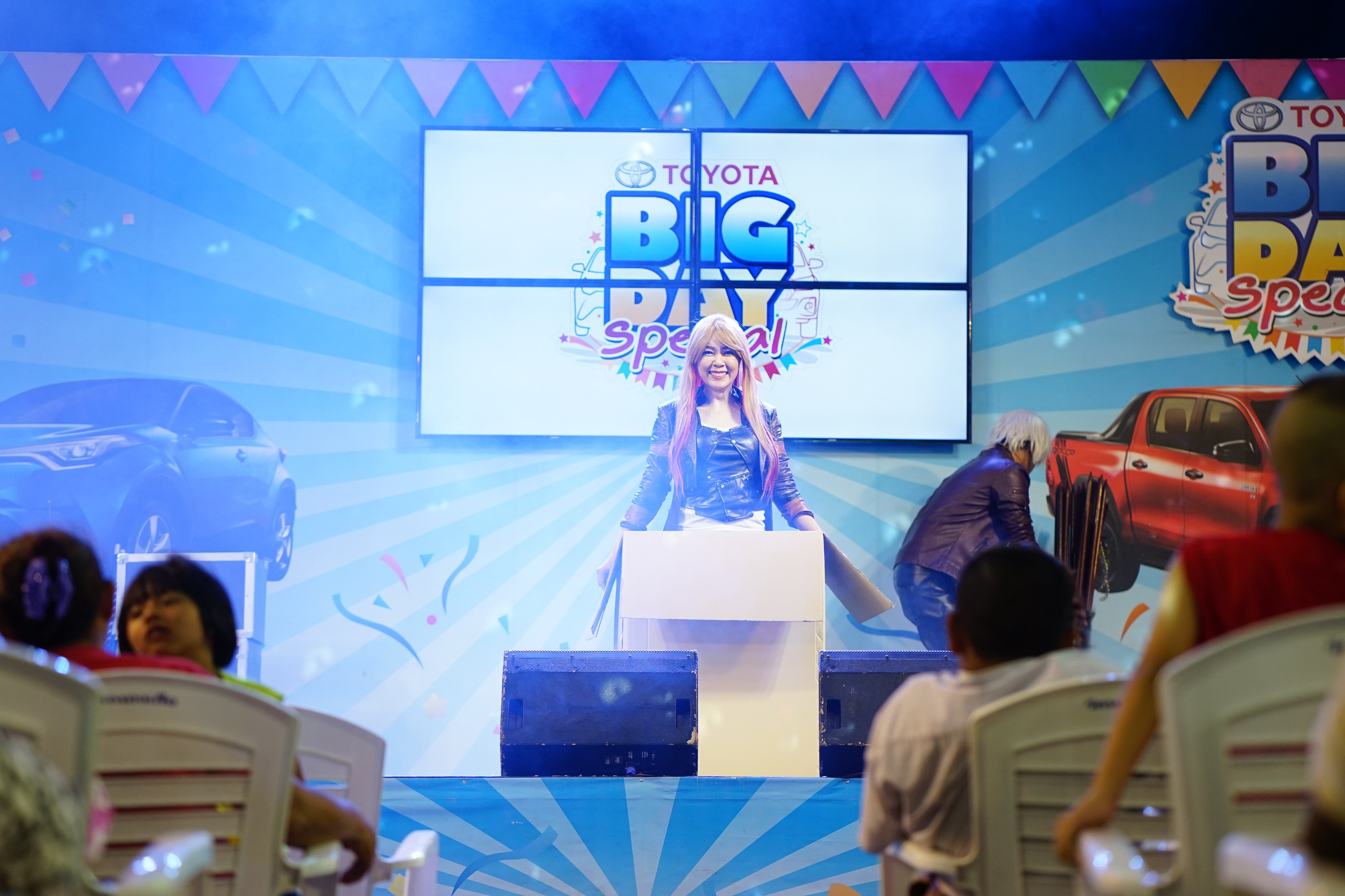 มายากล นักมายากล การแสดง โชว์ Magic Show "งาน TOYOTA BIG DAY" 07/03/2562