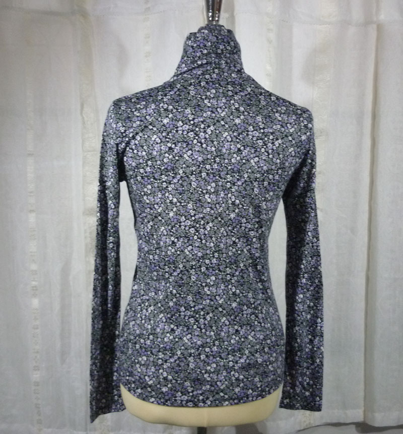 เสื้อแขนยาว Uniqlo มี 2 สี (ของใหม่) ผ้าดีมากกก