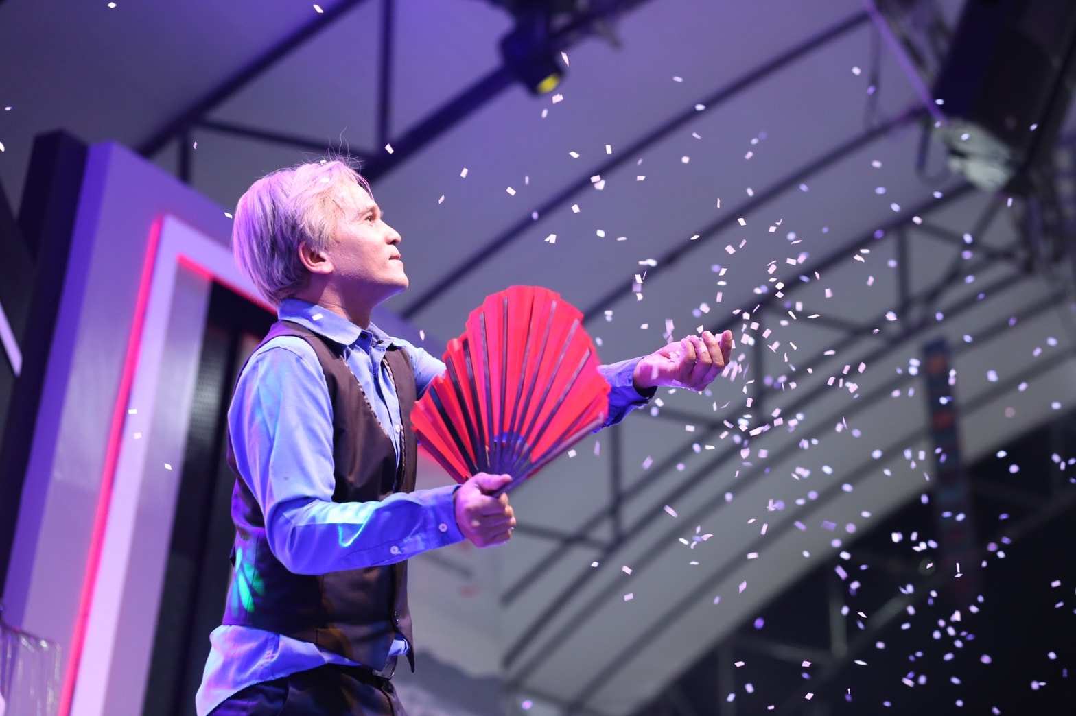 Balloon Man บอลลูนแมน โชว์ลูกโป่งยักษ์ การแสดง โชว์ "งาน HILUX REVO FESTIVAL 2020" 04/03/2564