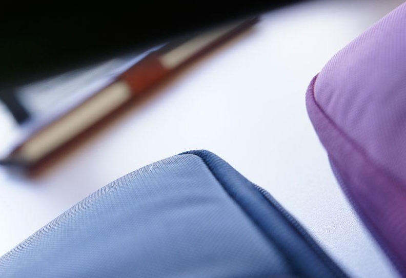 กระเป๋าใส่พาสปอร์ต กระเป๋าใส่หนังสือเดินทาง ใส่เอกสารสำคัญ ช่องเยอะ มีสายคล้องมือ พกพาสะดวก ผลิตจากไนล่อนกันน้ำ คุณภาพดี