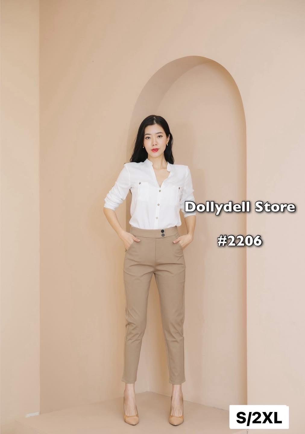 กางเกงเอวด้านหลังเป็นสม๊อคยืดได้ แต่งกระดุมหลอกช่วงเอวด้านหน้า มีกระเป๋าจริงเนื้อผ้าคุณภาพดี ใส่สบาย : สินค้าคุณภาพ (พร้อมส่ง)