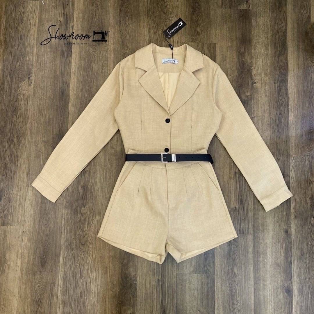 ชุดเซ็ท คือผ้าดีมาก บุซับ อัดกาว เสื้อ+กก ขาสั้น +เข็มขัด ทรงสวย ไม่รั้งเป้าเลยตัดมาดีมาก ใส่สบาย : สินค้าคุณภาพ (พร้อมส่ง)