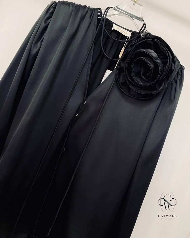 เสื้อผ้าซาตินป้ายหน้า+เข็มกลัดดอกกุหลาบ เนื้อผ้าซาตินเกรดเอ ใส่สบาย : สินค้าคุณภาพ (พร้อมส่ง)