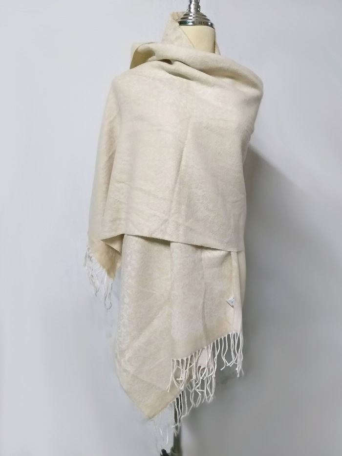 ผ้าพันคอผืนใหญ่ ผ้าคลุมไหล่ ผ้าสวยมากกกก (ของใหม่)