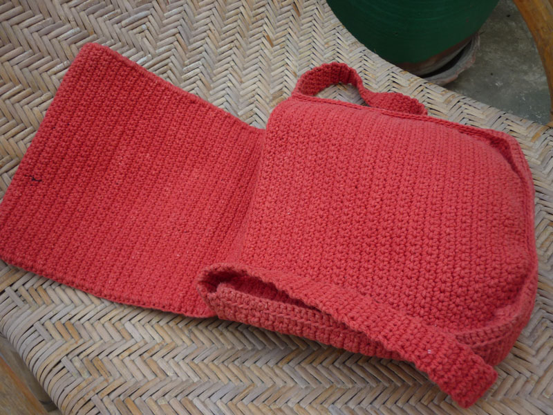 กระเป๋าถักหนาทนทาน สวยน่าใช้