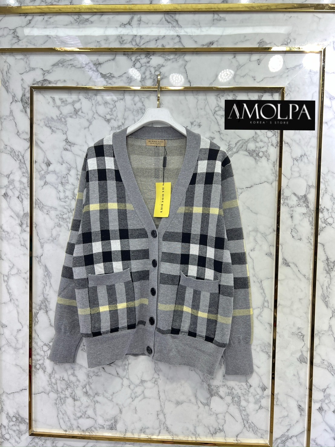 CARDIGAN BURBERRY KNIT เนื้อผ้าดีม๊าก ผ้าใส่สบายมากกกก ห้ามพลาดเลยนะคะ ใส่สบายสุดๆ : สินค้าคุณภาพ (พร้อมส่ง)