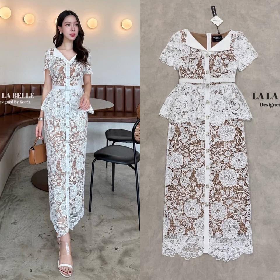 เดรสลูกไม้ลายดอกไม้คอวีแขนสั้นแต่งกระดุมเพชรด้านหน้าซิปหลังเอวเข้ารูปมาพร้อมเข็มขัดเข้าชุดช่วงเอวแต่งระบายกระโปรงยาวทรงสอบผ่าหน้ามีซับในสีเนื้อสวยมาก ใส่สบาย : สินค้าคุณภาพ (พร้อมส่ง)