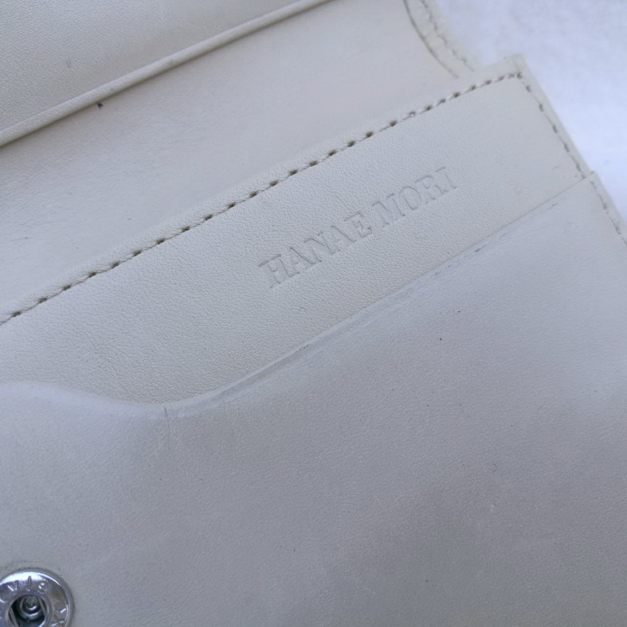 กระเป๋าสตางค์หนังแท้ HANAE MORI ช่องเยอะ