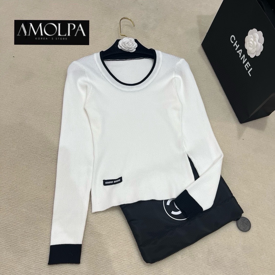 เสื้อแขนยาวผ้าร่อง MIU MIU ทอสวยม๊าก งานสวย ใส่สบาย : สินค้าคุณภาพ (พร้อมส่ง)