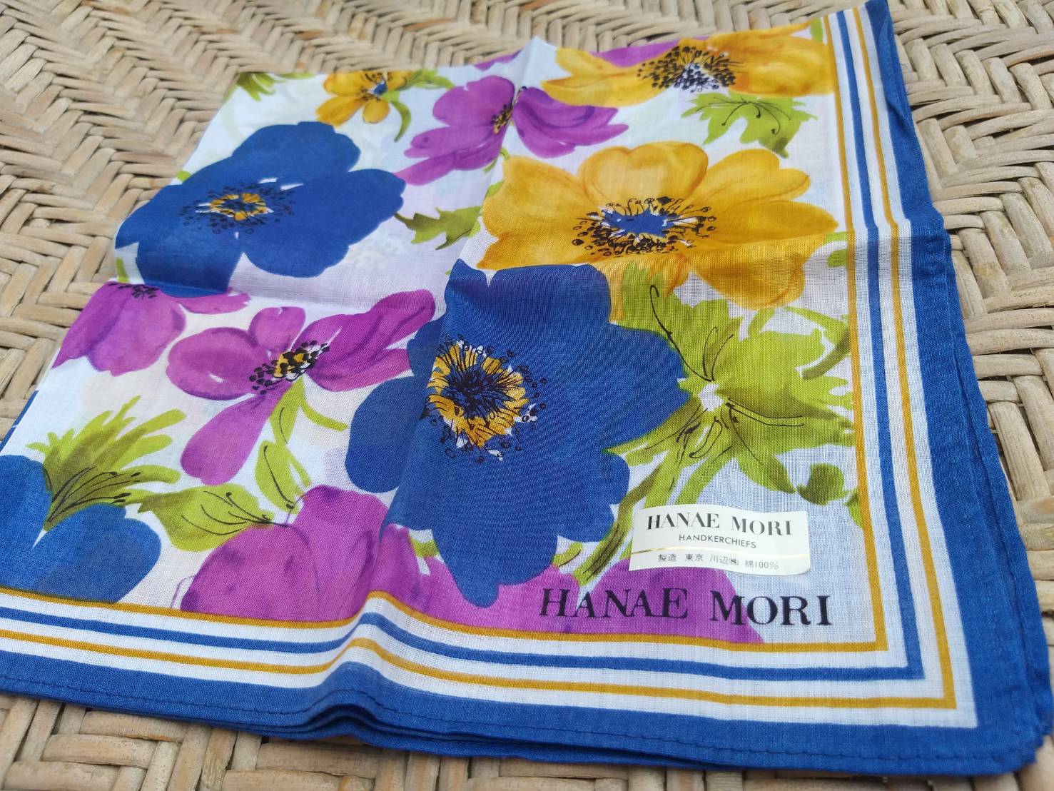 ผ้าเช็ดหน้า Hanae Mori สวยทุกผืน