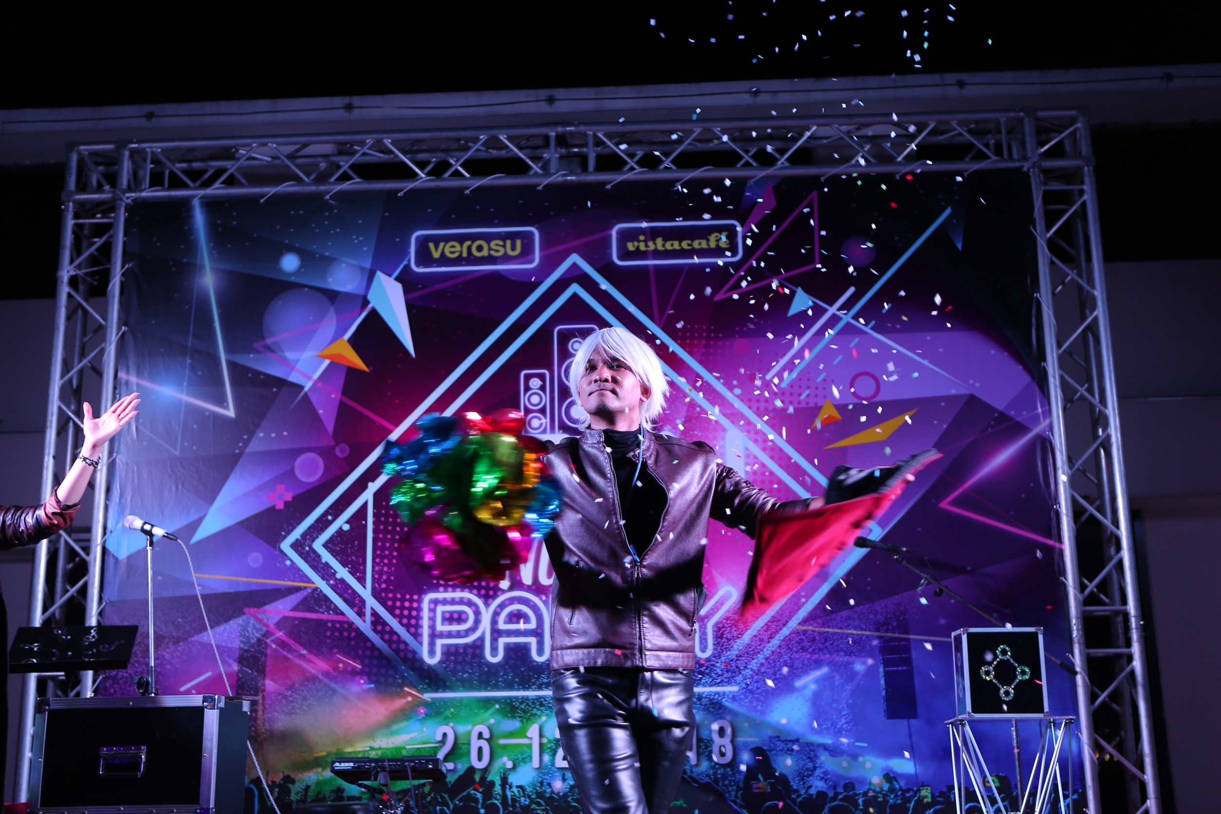 มายากล นักมายากล การแสดง โชว์ Magic Show "งานเลี้ยงปีใหม่ บริษัทวีรสุ" 26/12/2561