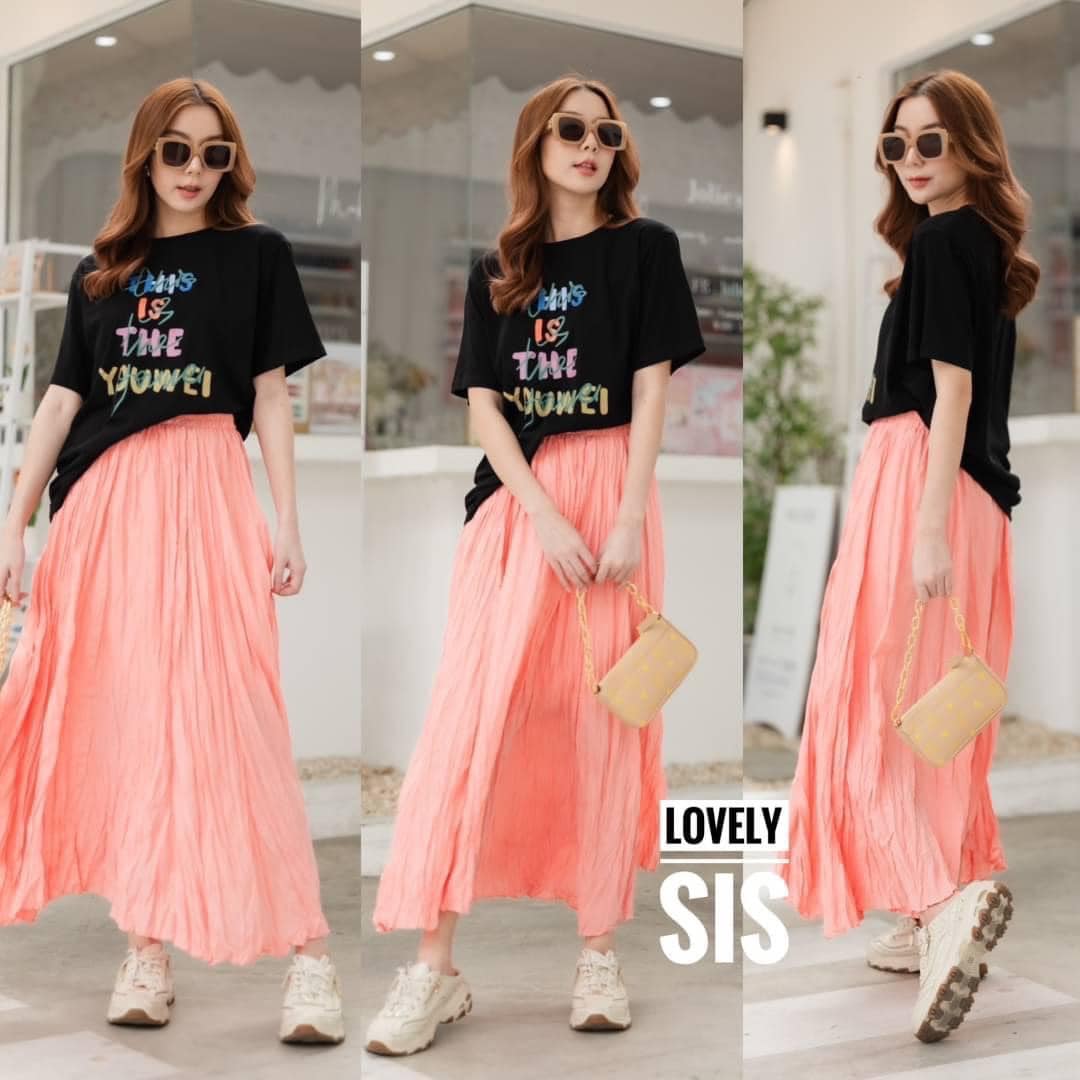 Set 2 pcs เสื้อยืดคอกลมแขนสั้นสกรีน ลายด้านหน้า มาพร้อมกระโปรงผ้าอัดยับ เนื้อผ้าพริ้ว งานมีซับในกระโปรง สินค้าคุณภาพ (พร้อมส่ง)