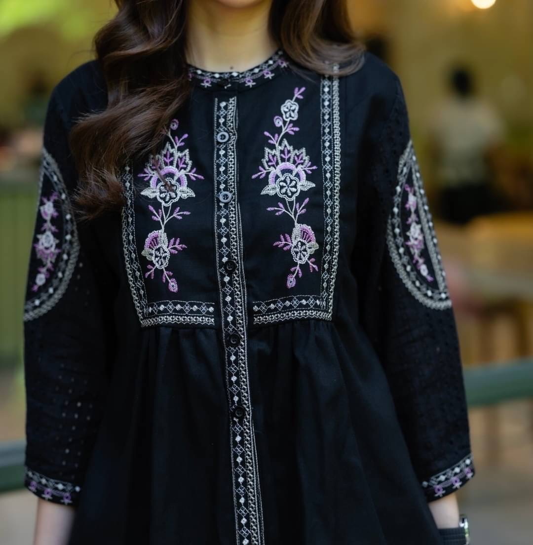 เสื้อผ้าลินินผสมฝ้ายเกรดพรีเมี่ยม งานปักสไตส์ วินเทจ ใส่สบาย : สินค้าคุณภาพ (พร้อมส่ง)