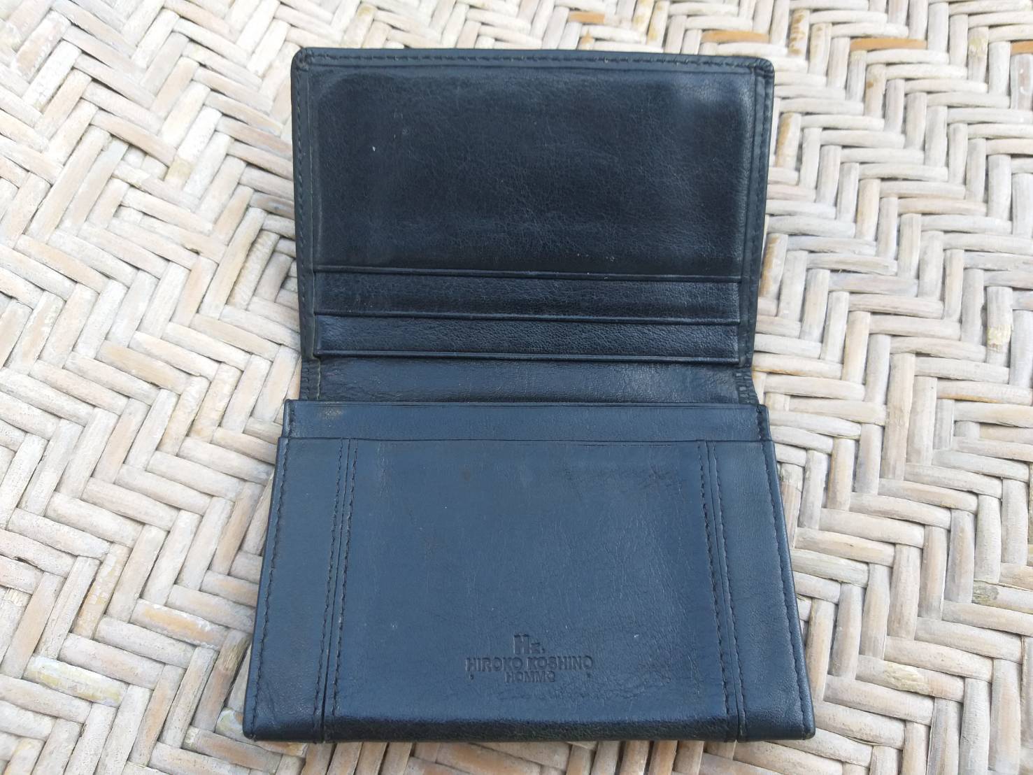 กระเป๋าใส่นามบัตร หนังแท้ hiroko koshino