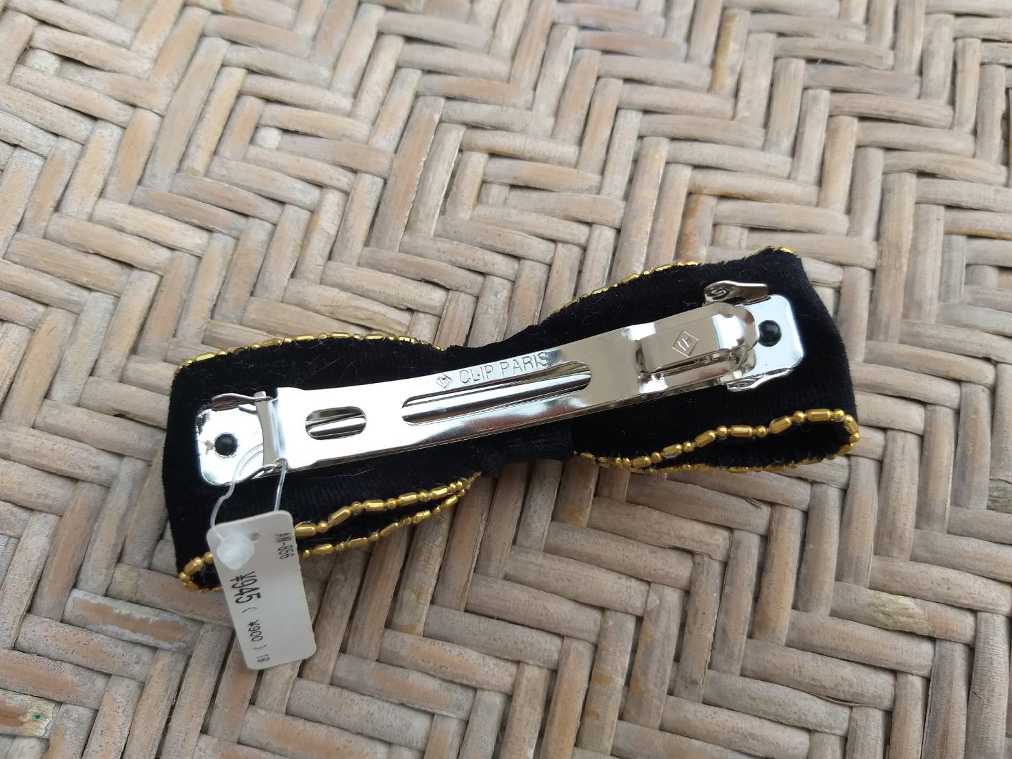 กิ๊บติดผมผ้าลูกฟูกติดเลื่อม หรูๆ (ของใหม่)