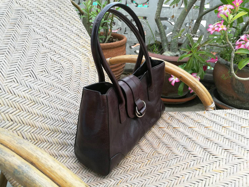 กระเป๋าหนังแท้ Genuine leather with man made trim