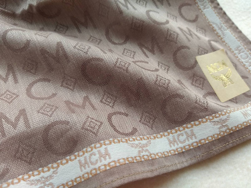 ผ้าเช็ดหน้าแบรนด์เนม MCM หรูมาก ผ้าดีสุดๆ