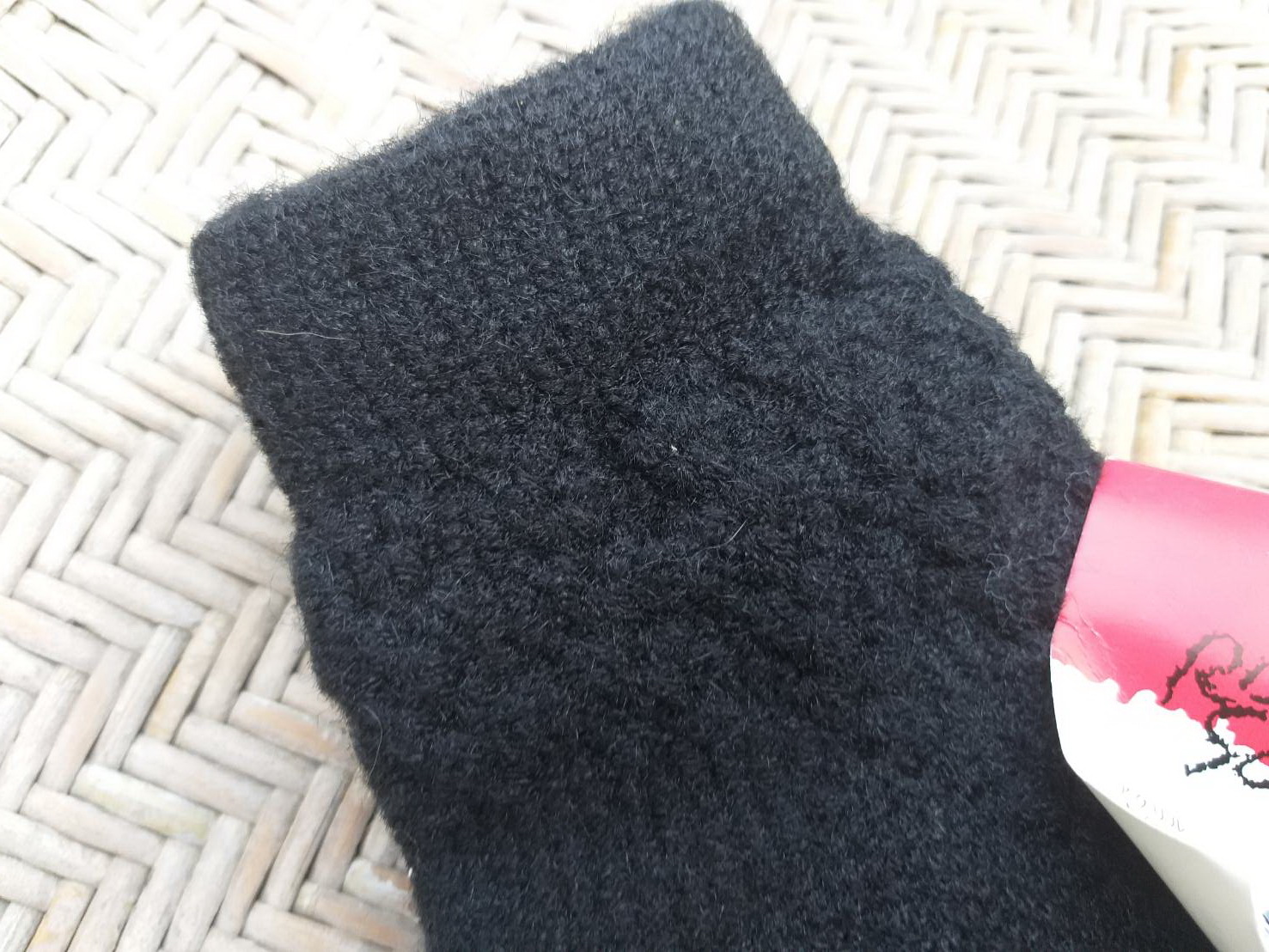 ถุงเท้าไหมพรมถักสวยมาก สีดำ แพ็ค 2 คู่