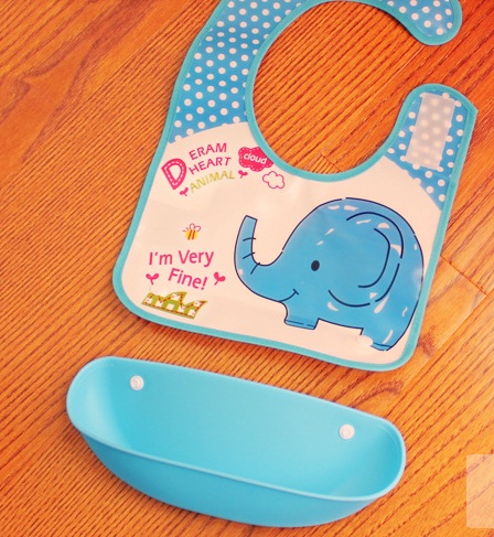 ผ้ากันเปื้อนเด็ก อาหารและขนม ผ้ากันเปื้อนรองเศษอาหาร ผ้ากันเปื้อนbaby ผ้ากันเปื้อน kids ถอดถาดรองอาหารออกได้