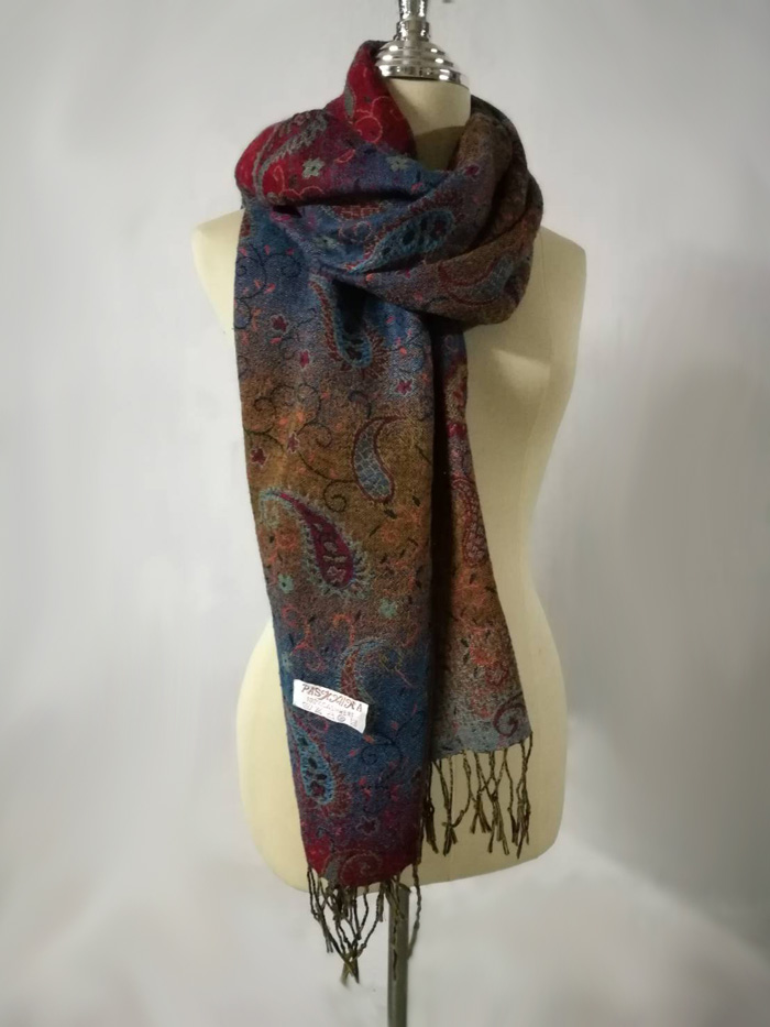 ผ้าคลุมไหล่ ผ้าพันคอผืนใหญ่ ลายสวยมาก ห่มตัวอุ่นมาก