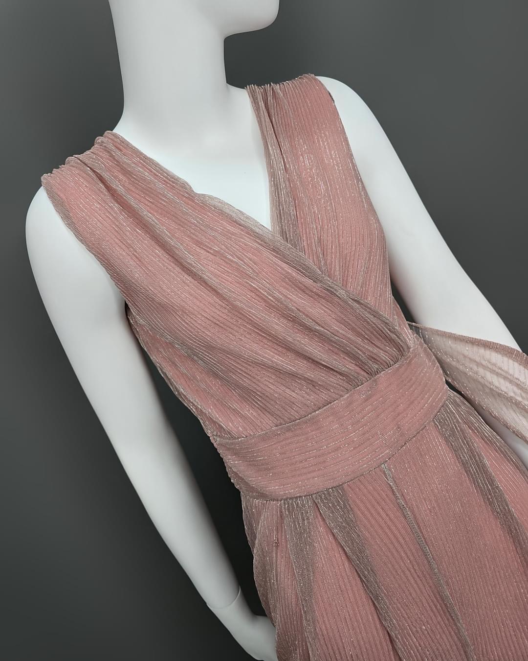 จั๊มสูทเสื้อคอป้ายแขนกุด กางเกงขา ตรงจับจีบ แต่งชายระบายด้านข้าง ใส่สบาย : สินค้าคุณภาพ (พร้อมส่ง)