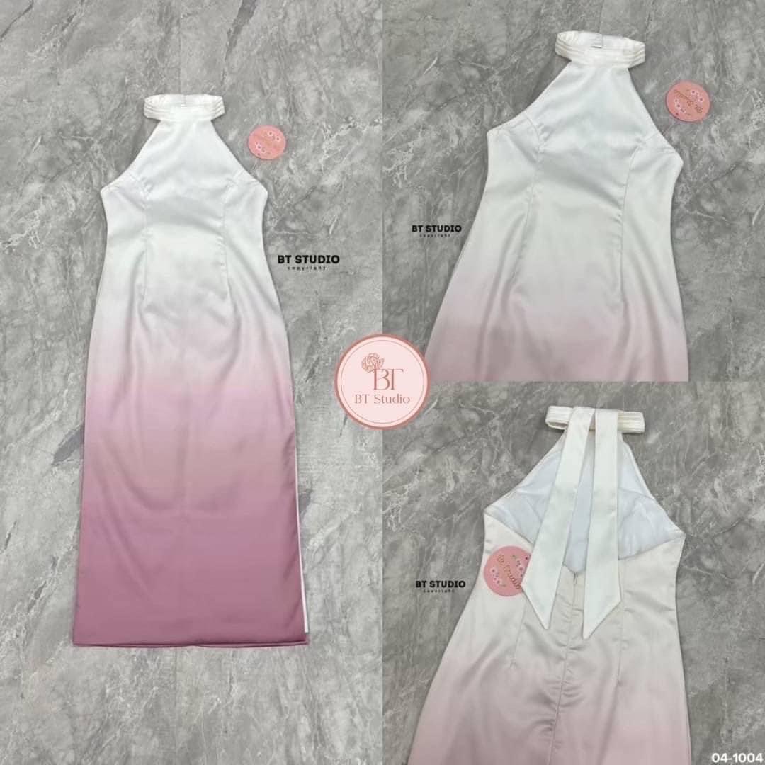 แม๊กซี้เดรสแขนกุดคอปิดช่วงคอแต่งแทบเป็นชั้น ๆ ผ่าข้าง ด้านหลังเว้าแต่งสายโบห้อยจากคอปิดหลังเล็กน้อย งานดีไซส์แต่งไล่สีครีมไล่สีไปสีชมพู ใส่สบาย : สินค้าคุณภาพ (พร้อมส่ง)