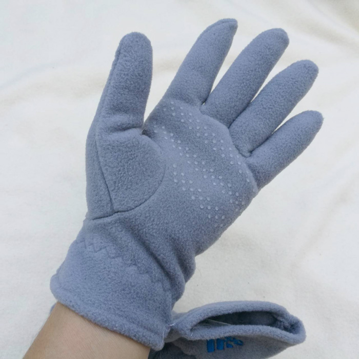 ถุงมือผ้าฟลีซ adidas แนวสปอร์ตสวยมาก (ของใหม่)