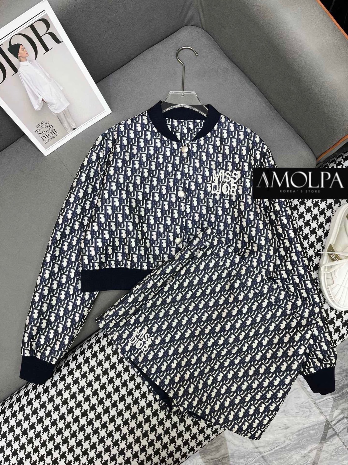 SET CD ตัวเสื้อเป็น JACKET สวยหรู ดูแพงสุดๆ มาพร้อมกระโปรงกางเกง งานสวยหรู เข้ากันได้ดี งานผ้าดีม๊าก ใส่สบาย : สินค้าคุณภาพ (พร้อมส่ง)