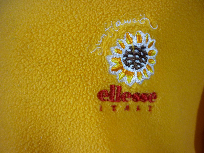 เสื้อแขนยาวผ้าฟลีซ ellesse SzM อุ่นมาก