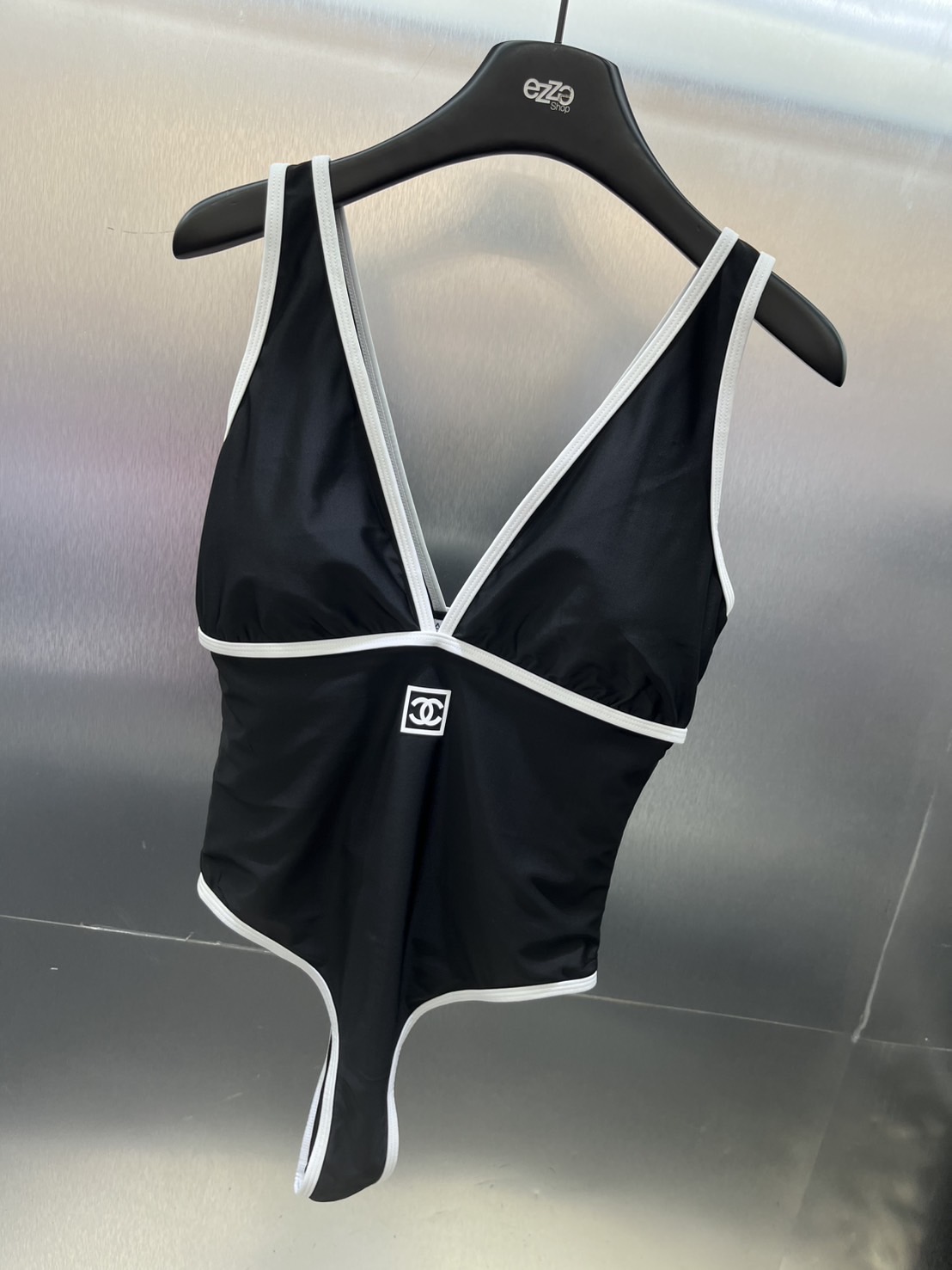 ชุดว่ายน้ำ แบรนด์ดัง CC คอลเลคชั่นใหม่ ผ้าสวยมาก Lycra เนื้อเด้งสวย สินค้าคุณภาพ .พร้อมส่ง