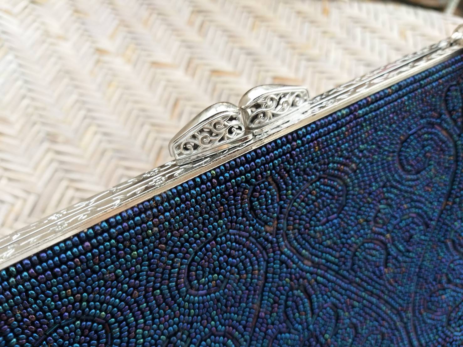 กระเป๋าหรูออกงานร้อยลูกปัดทั้งใบ สวยมากๆๆ (ของใหม่)