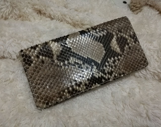 กระเป๋าสตางค์ Genuine Python หลามหนัง หนังแท้ทั้งใบ