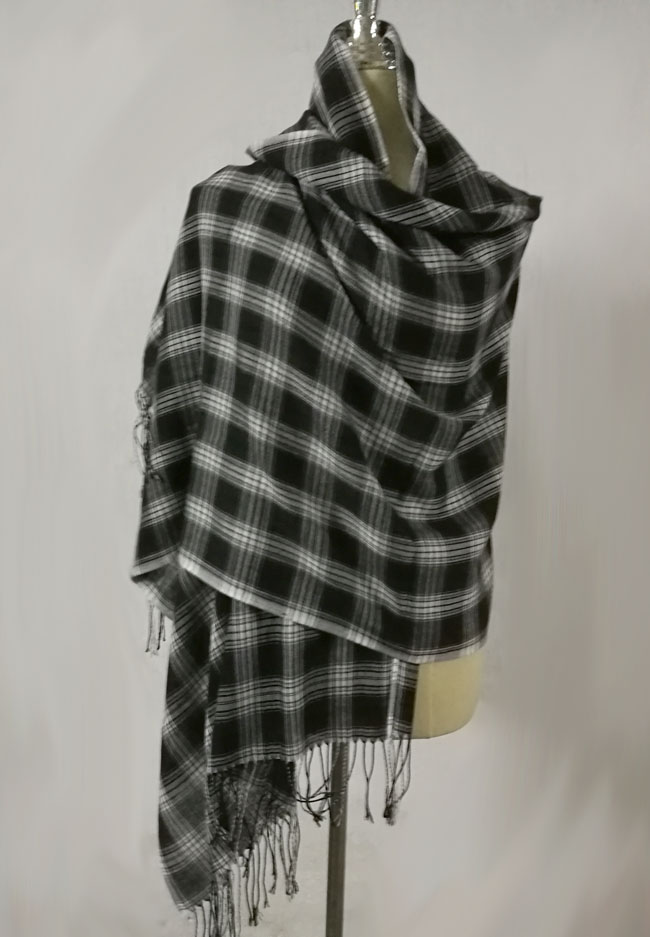 ผ้าพันคอผืนใหญ่ ผ้าคลุมไหล่ Uniqlo /ของใหม่/