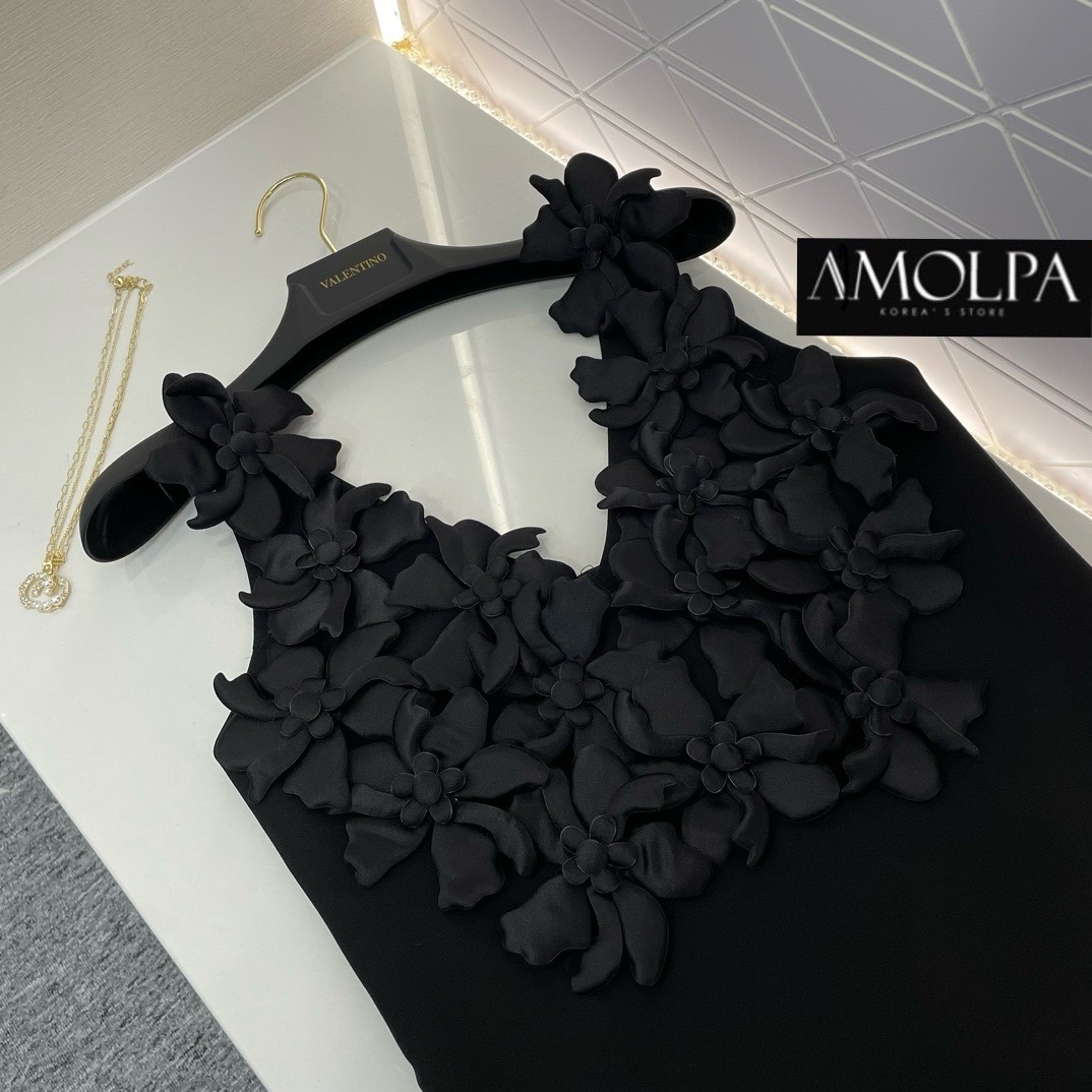 DRESS VALENTINO สวยหรู ดูแพง สมมมมมเป็นตัวแม่แห่งวงการ....งานสูทสุด พรีเมียมม สินค้าคุณภาพ (พร้อมส่ง)