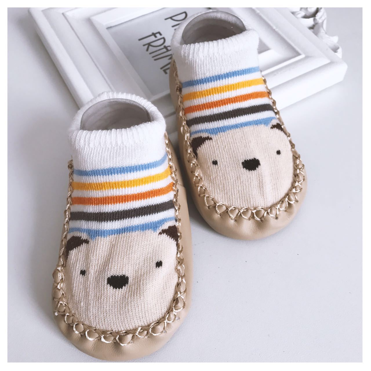 ถุงเท้ารองเท้า มีกันลื่น เนื้อผ้านุ่มนิ่ม สำหรับเด็กวัย 6-24 เดือน ลายการ์ตูนน่ารัก มีให้เลือกเยอะ