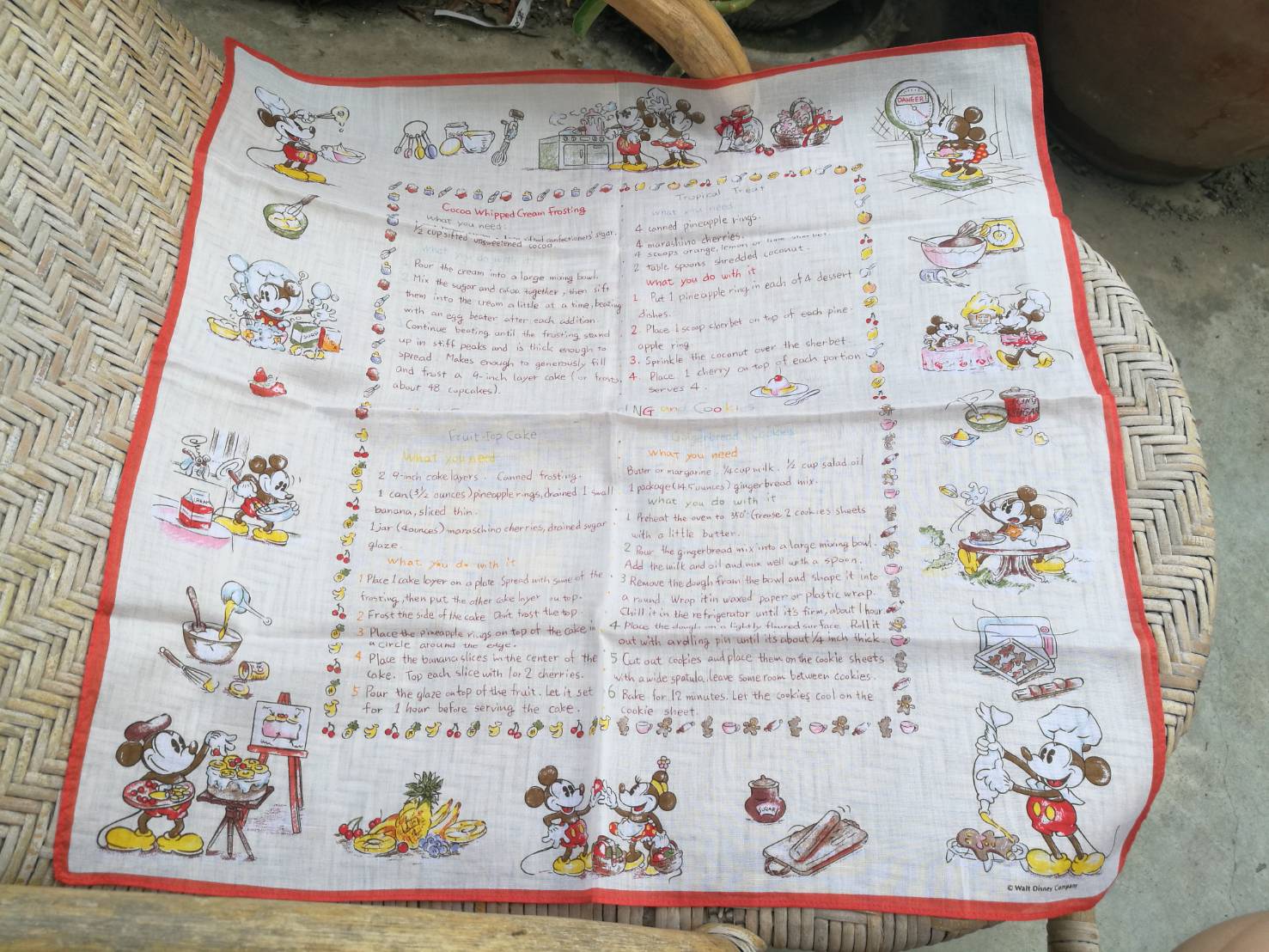 ผ้าเช็ดหน้า MickeyMouse ลิขสิทธิ์แท้ Disney