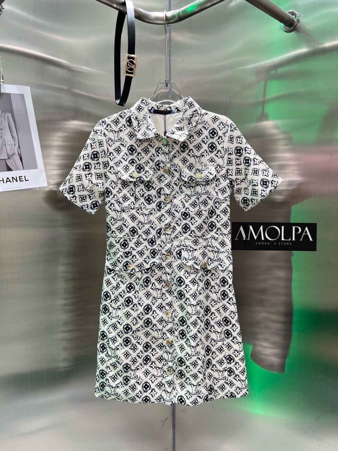 DRESS LOUIS VUITTON DENIM งานเดรสยีนส์งานพรีเมียมเกินบรรยายมาก ใช้ผ้าเนื้อดีสุดๆ ผ้ายีนส์แท้100เปอเซน กระดุมปั้มสีทอง มาพร้อมเข็มขัดหัวLV สวยหรูดูแพง สินค้าคุณภาพ (พร้อมส่ง)