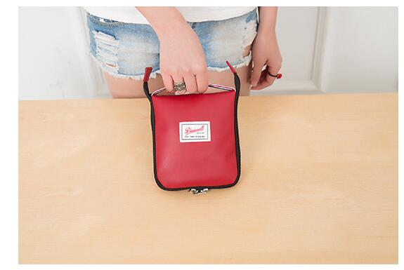 DINIWELL กระเป๋าช้อปปิ้ง กระเป่าเดินทางพับเก็บได้ ความจุ 25 ลิตร ผลิตจากไนล่อนกันน้ำแข็งแรง มี 2 ลายให้เลือก