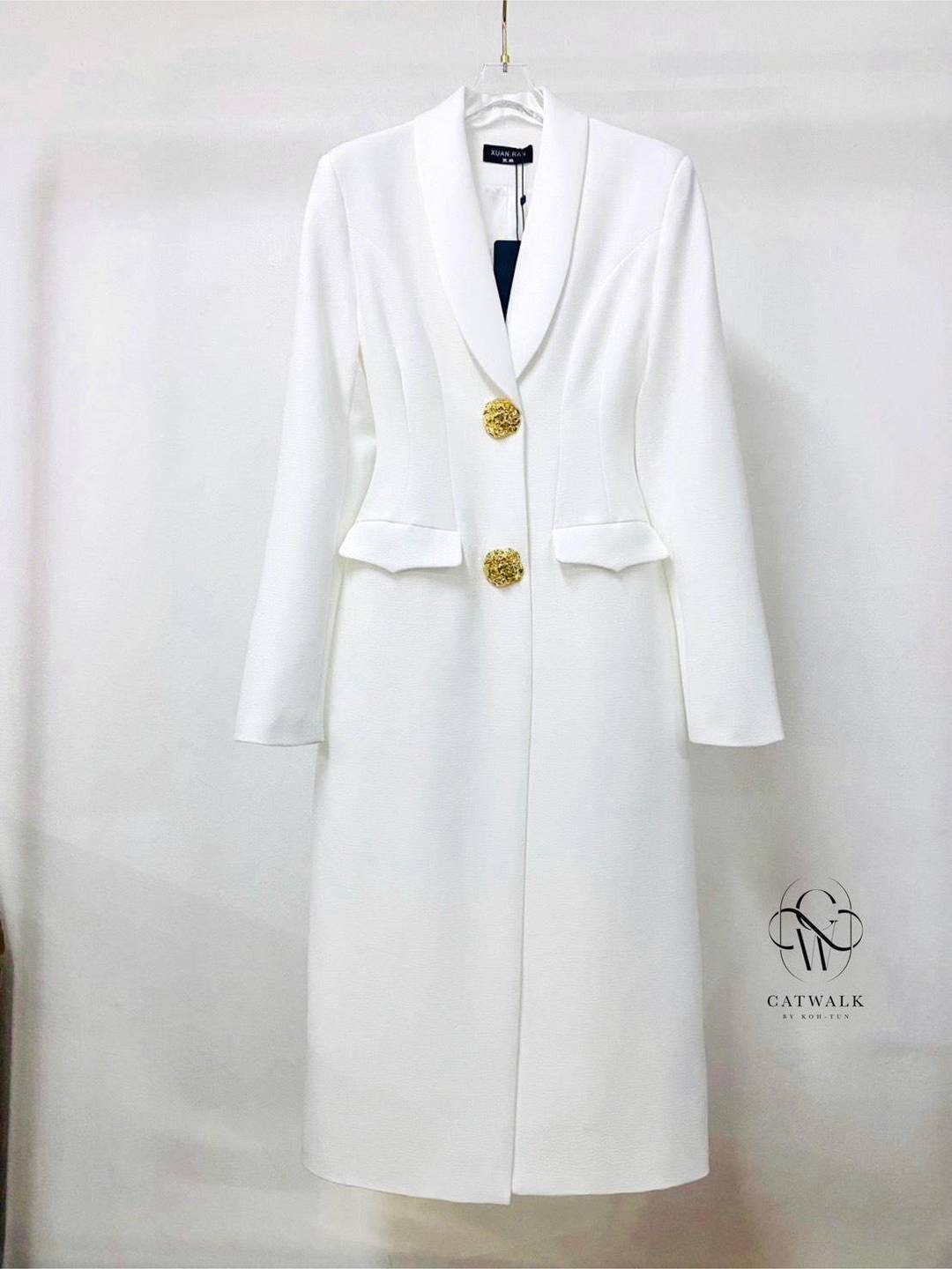 เดรสสูทยาวกระดุมทอง เนื้อผ้าเกรดเอ ผ้าสวยมาก ตัวชุดเป็นตัวยาว ทรงเข้ารูป ใส่สบาย : สินค้าคุณภาพ (พร้อมส่ง)