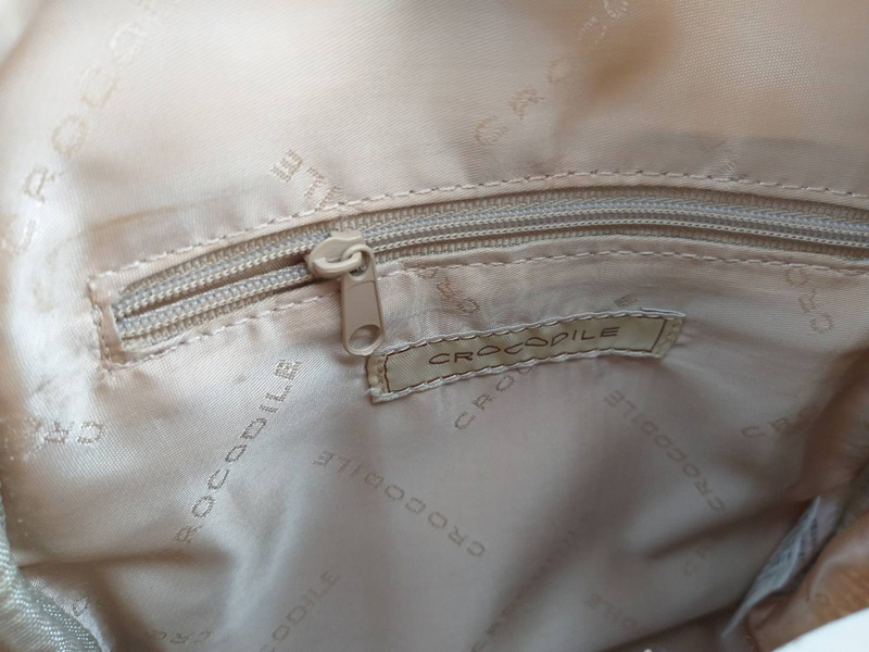 กระเป๋าสะพาย CROCODILE น่าใช้มากใบนี้ สวยน่ารัก