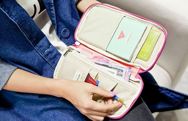 กระเป๋าใส่พาสปอร์ต กระเป๋าใส่หนังสือเดินทาง เอกสารสำคัญ มีสายคล้องมือ พกพาสะดวก ผลิตจากโพลีเอสเตอร์ กันน้ำ คุณภาพดี