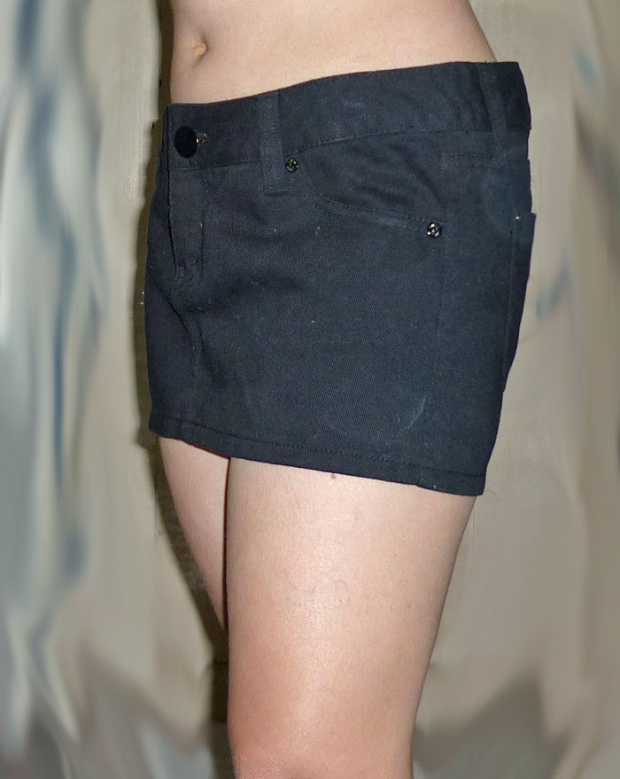 กระโปรงยีนส์ดำ ใหม่กิ๊บๆ สั้นจิ๊ๆ 32.5-36-9.5