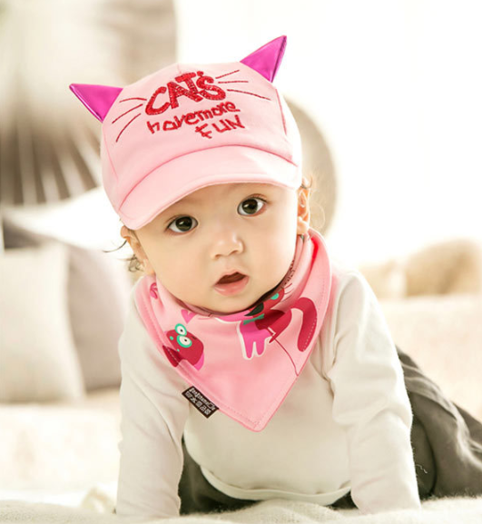 Set หมวก+ผ้ากันเปื้อน เด็กเล็ก 6-24 เดือน หมวกแมวน่ารักกับผ้ากันเปื้อนสามเหลี่ยมสไตล์เกาหลี Cat Have More Fun