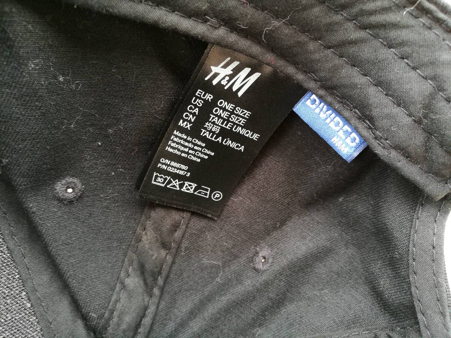 หมวกแก๊ปชาย สีดำ H&M (ของใหม่)