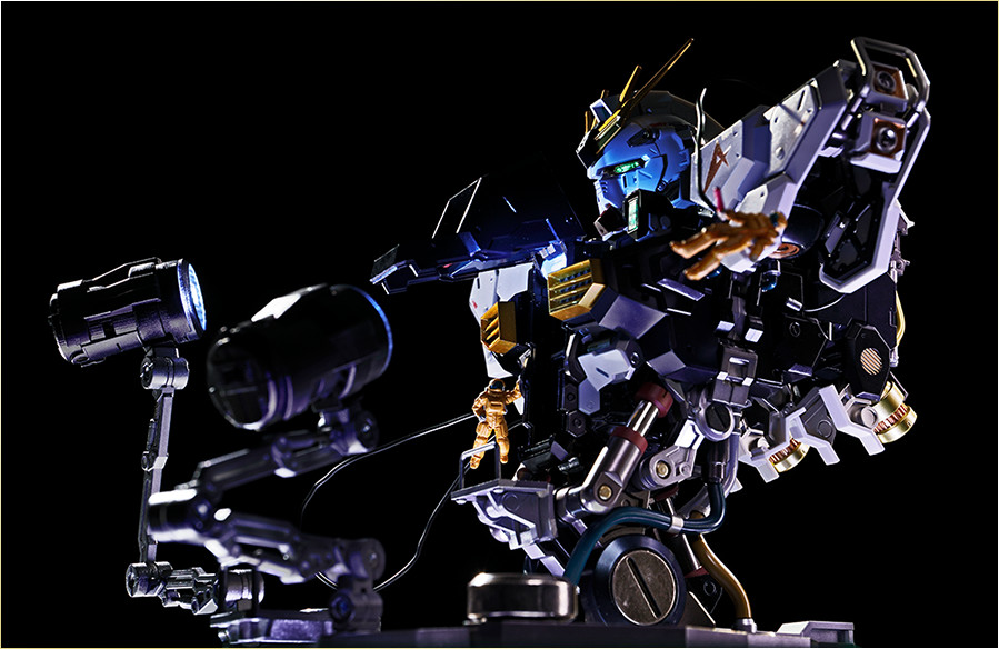 พร้อมส่ง Formania EX RX-93 nu Gundam Bust Display